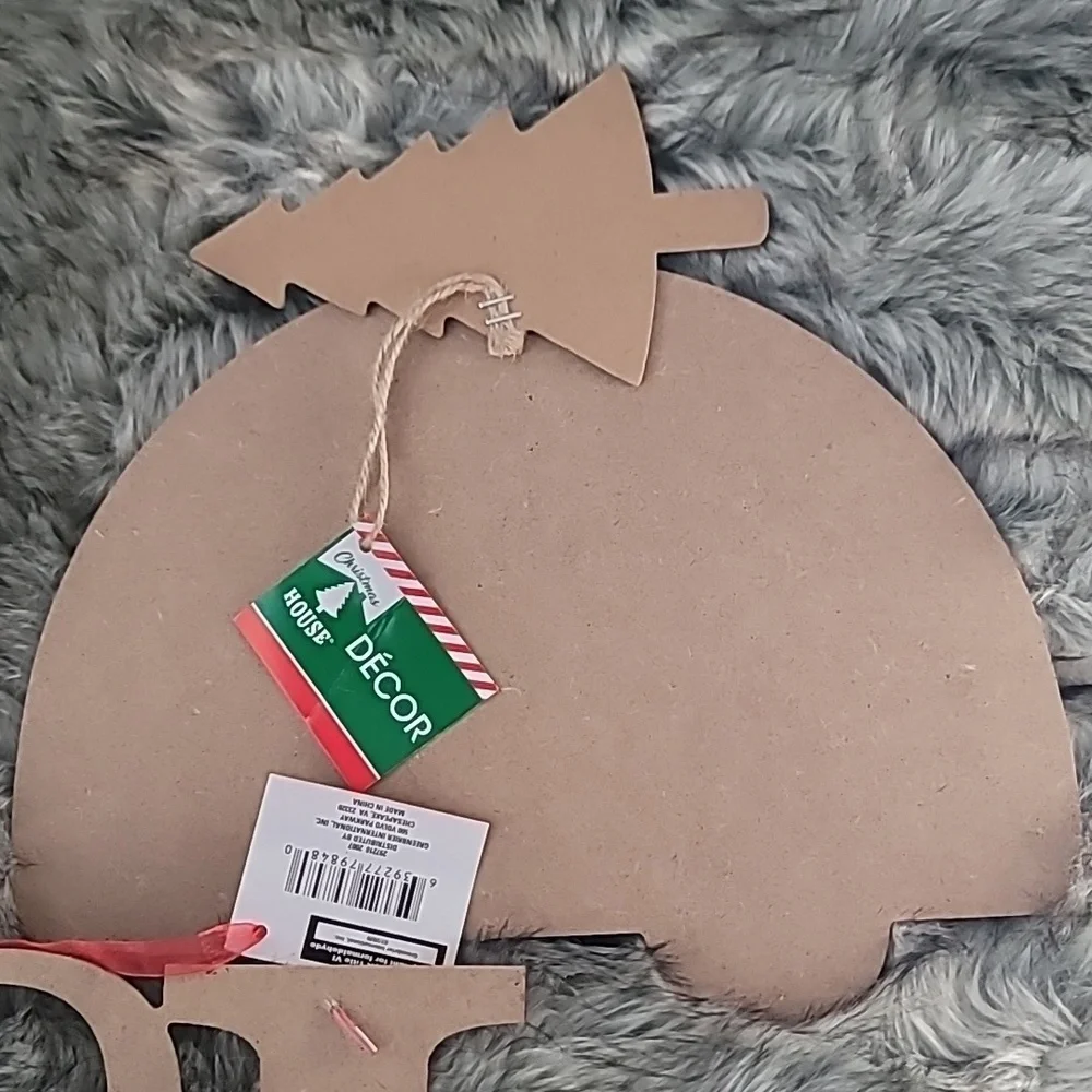 ✨3 for $15✨ Bundle sale –Festive Holiday Decor Set - Red, Green, White - Picture 9 of 11